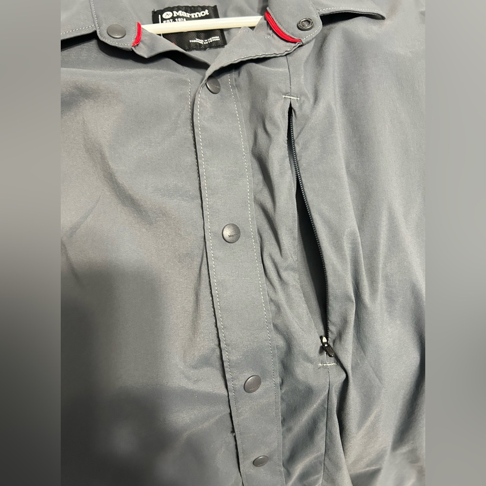 Marmot outdoor Gray Jacket with Red Trim with frontal zipper pocket, Hiking - Picture 4 of 8